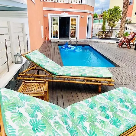 Private Pool 度假居